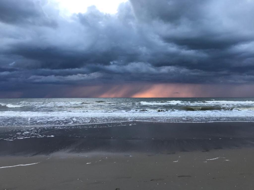 Zoute Zeelucht Acomodação com café da manhã Katwijk aan Zee Exterior foto